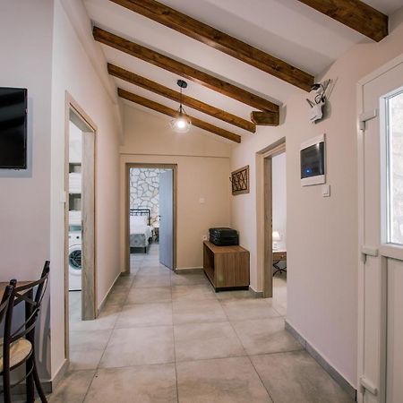 Acrocorinth Apartments エクステリア 写真