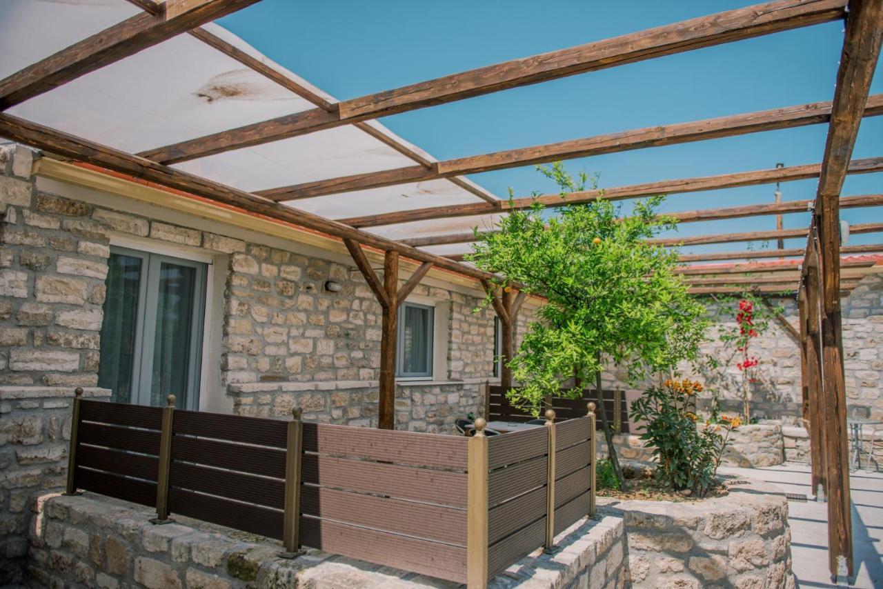 Acrocorinth Apartments エクステリア 写真