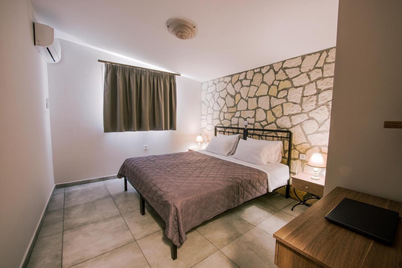 Acrocorinth Apartments エクステリア 写真