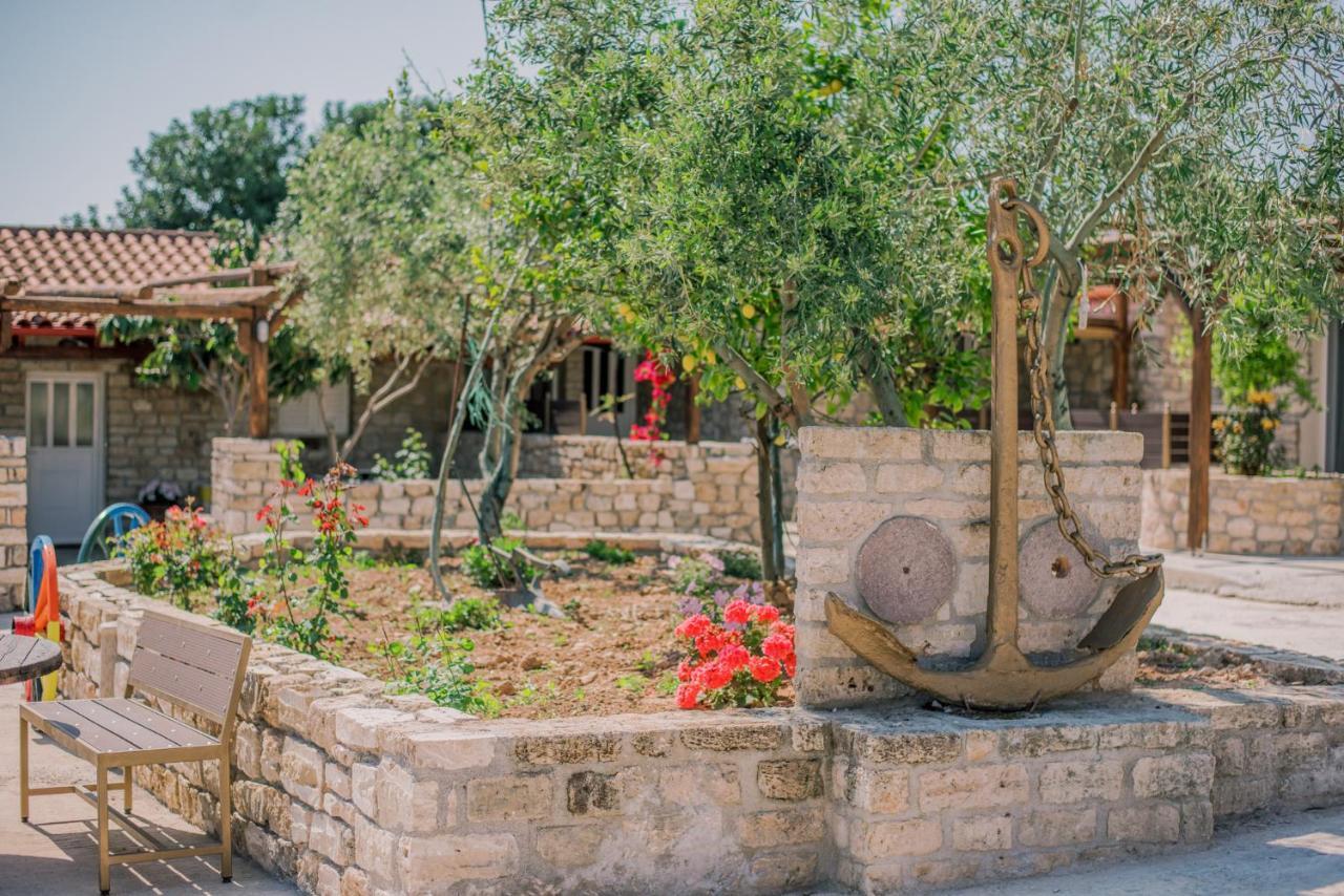 Acrocorinth Apartments エクステリア 写真