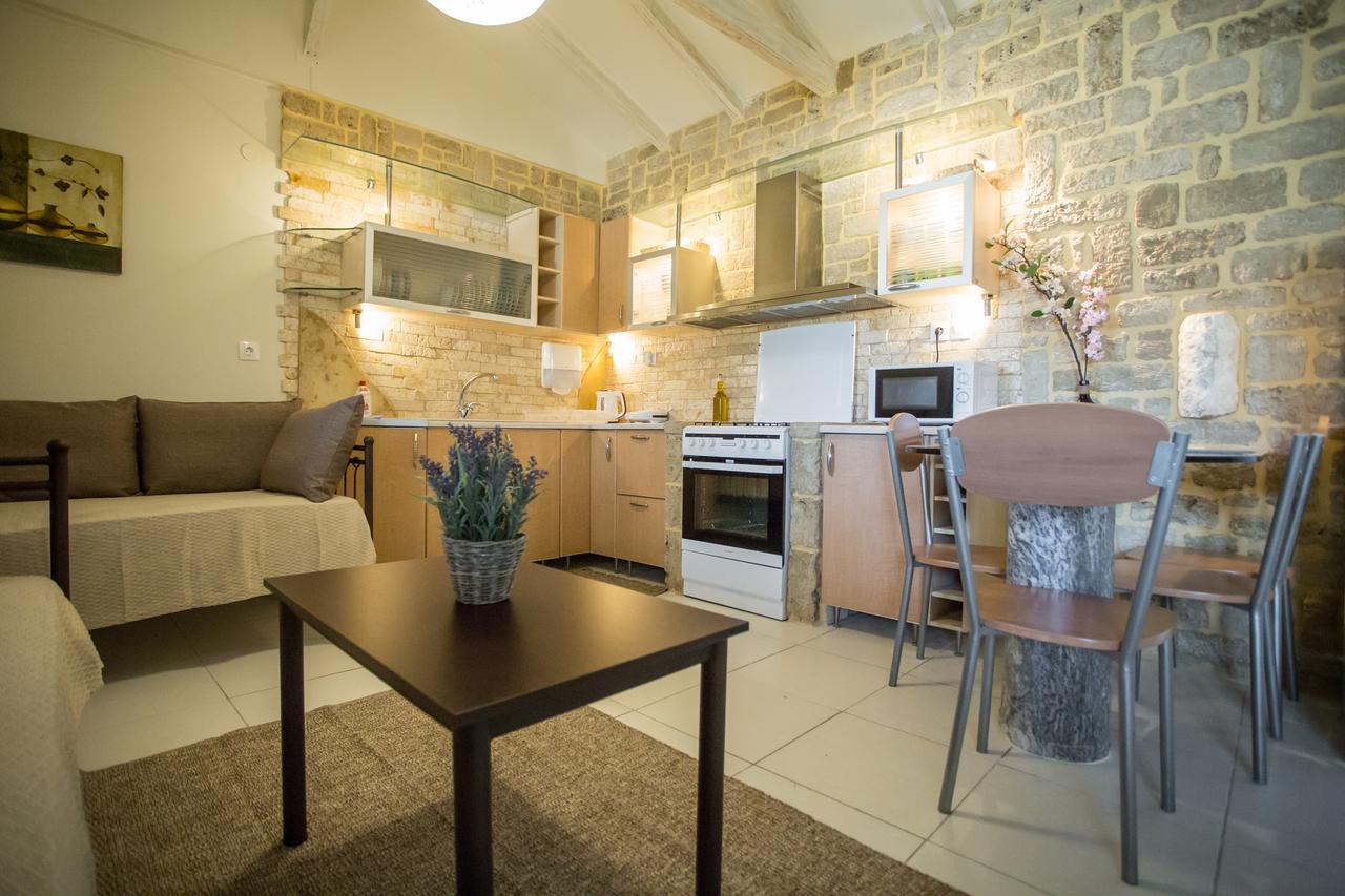 Acrocorinth Apartments エクステリア 写真