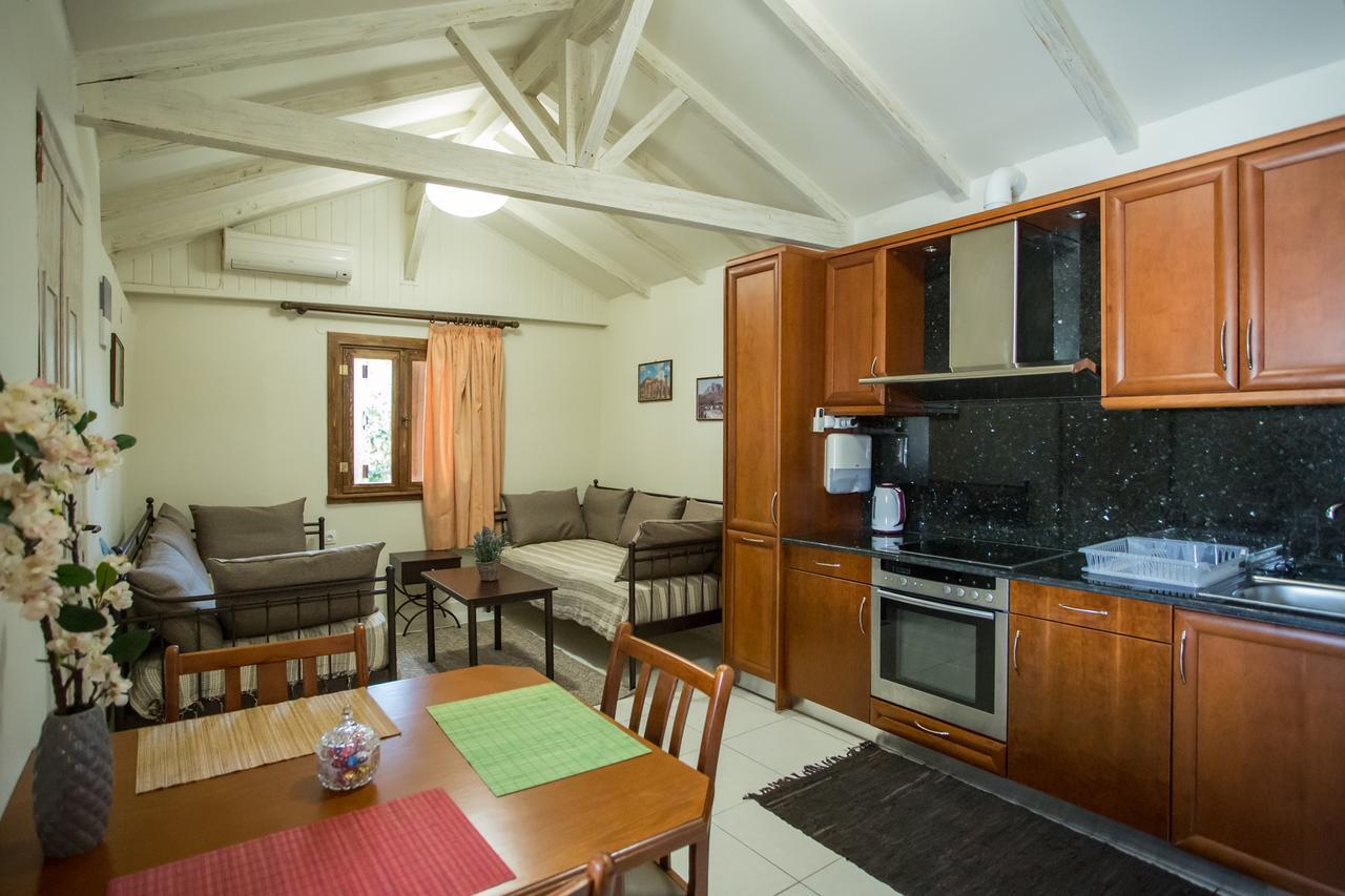 Acrocorinth Apartments エクステリア 写真
