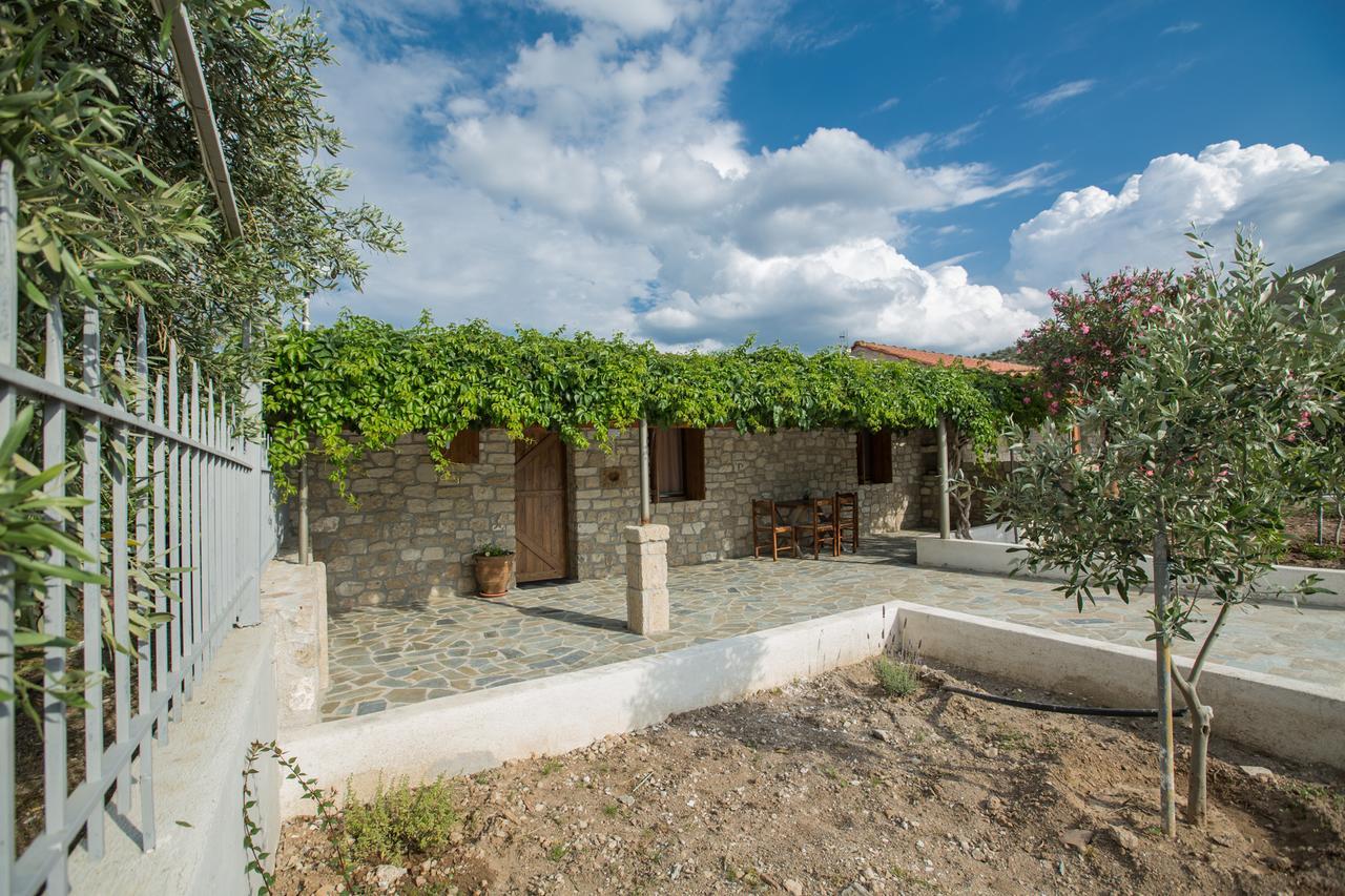 Acrocorinth Apartments エクステリア 写真